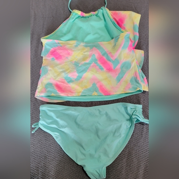 Girls swimsuit - Picture 2 of 4